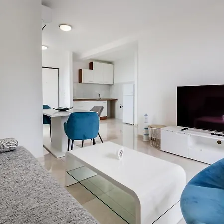 Awesome In Tribanj With House Sea View Apartment *