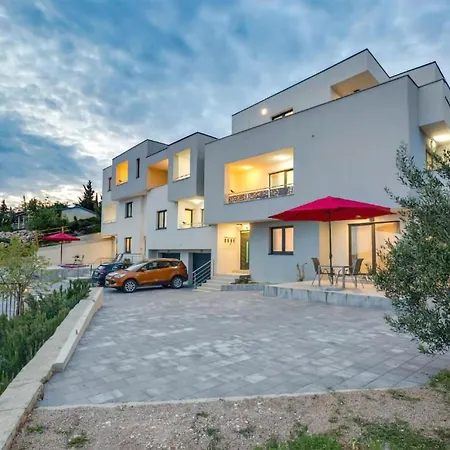 Apartment Awesome In Tribanj With House Sea View *